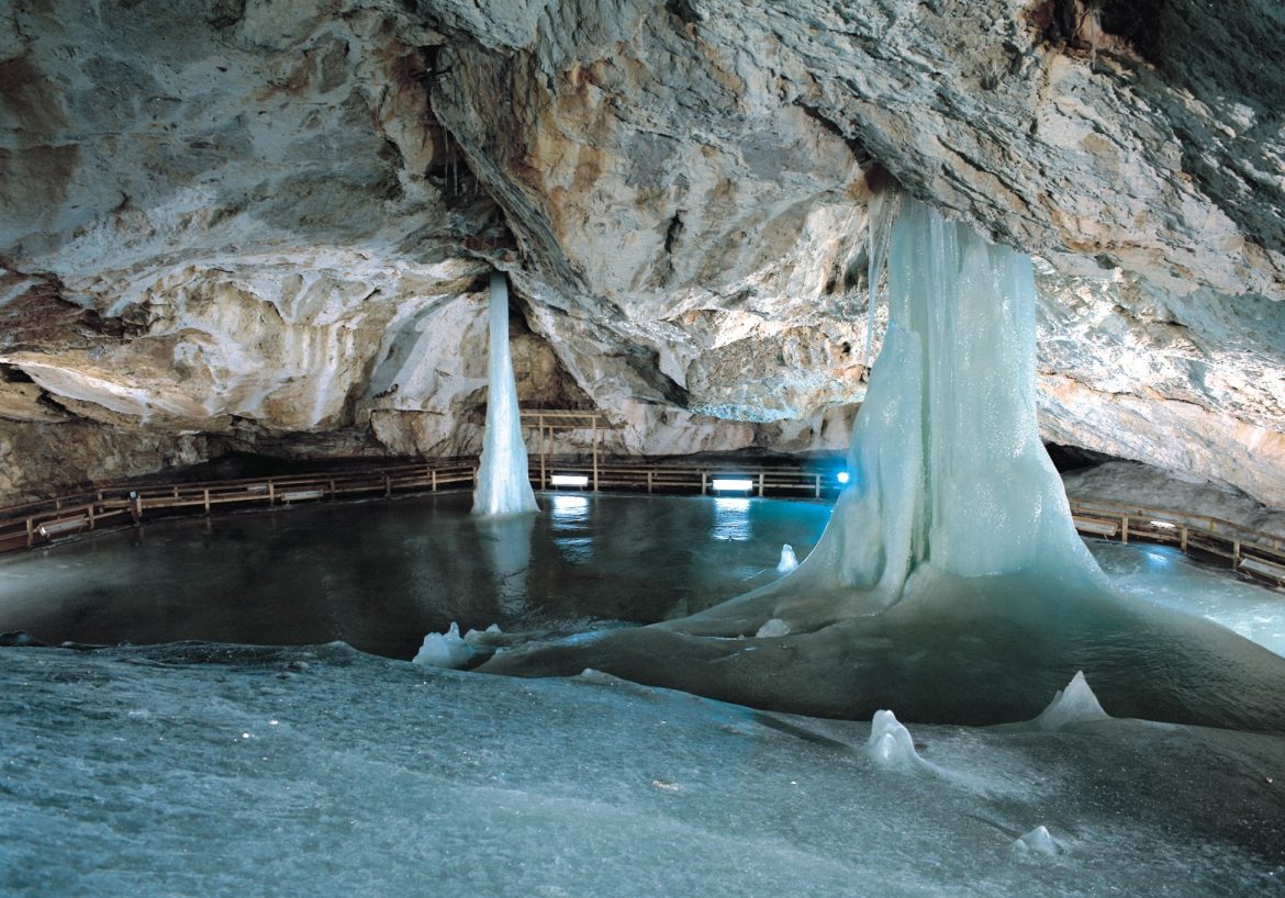 Prvá elektricky osvetlená jaskyňa v Európe